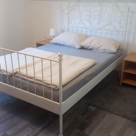 Keti Apartment Plaski Bagian luar foto