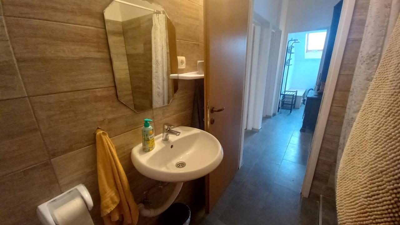 Keti Apartment Plaski Bagian luar foto