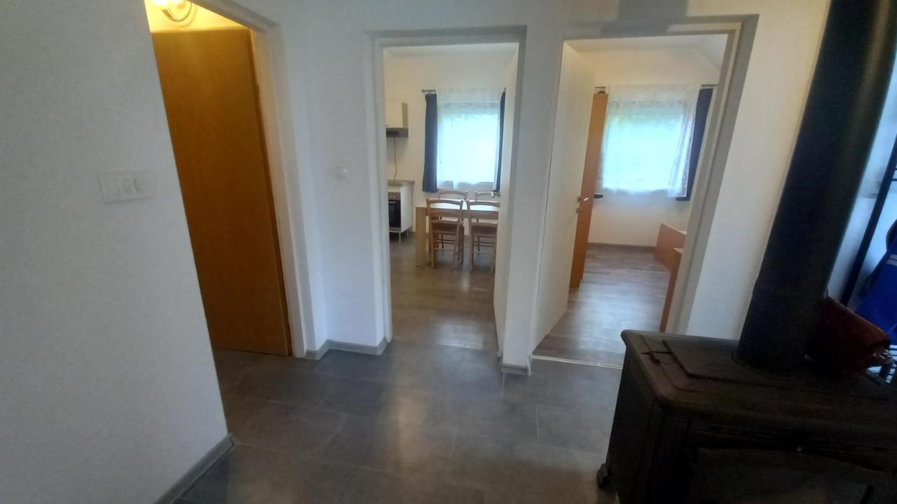Keti Apartment Plaski Bagian luar foto