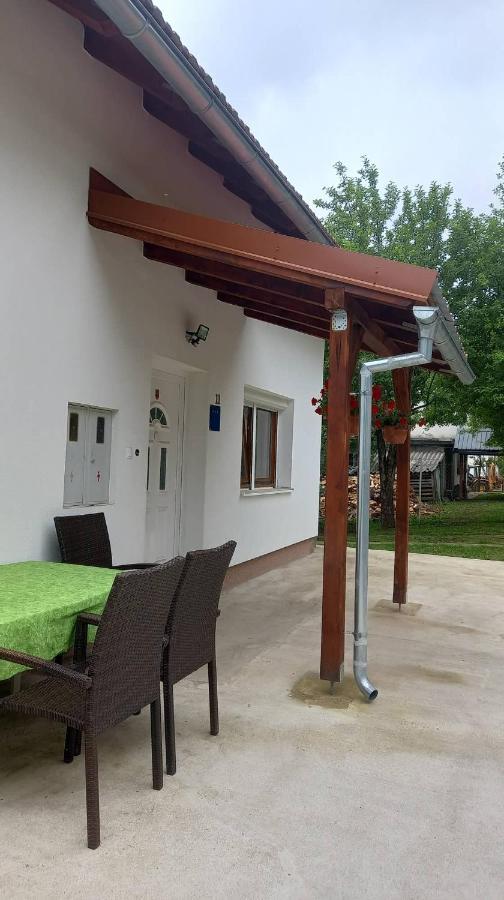 Keti Apartment Plaski Bagian luar foto