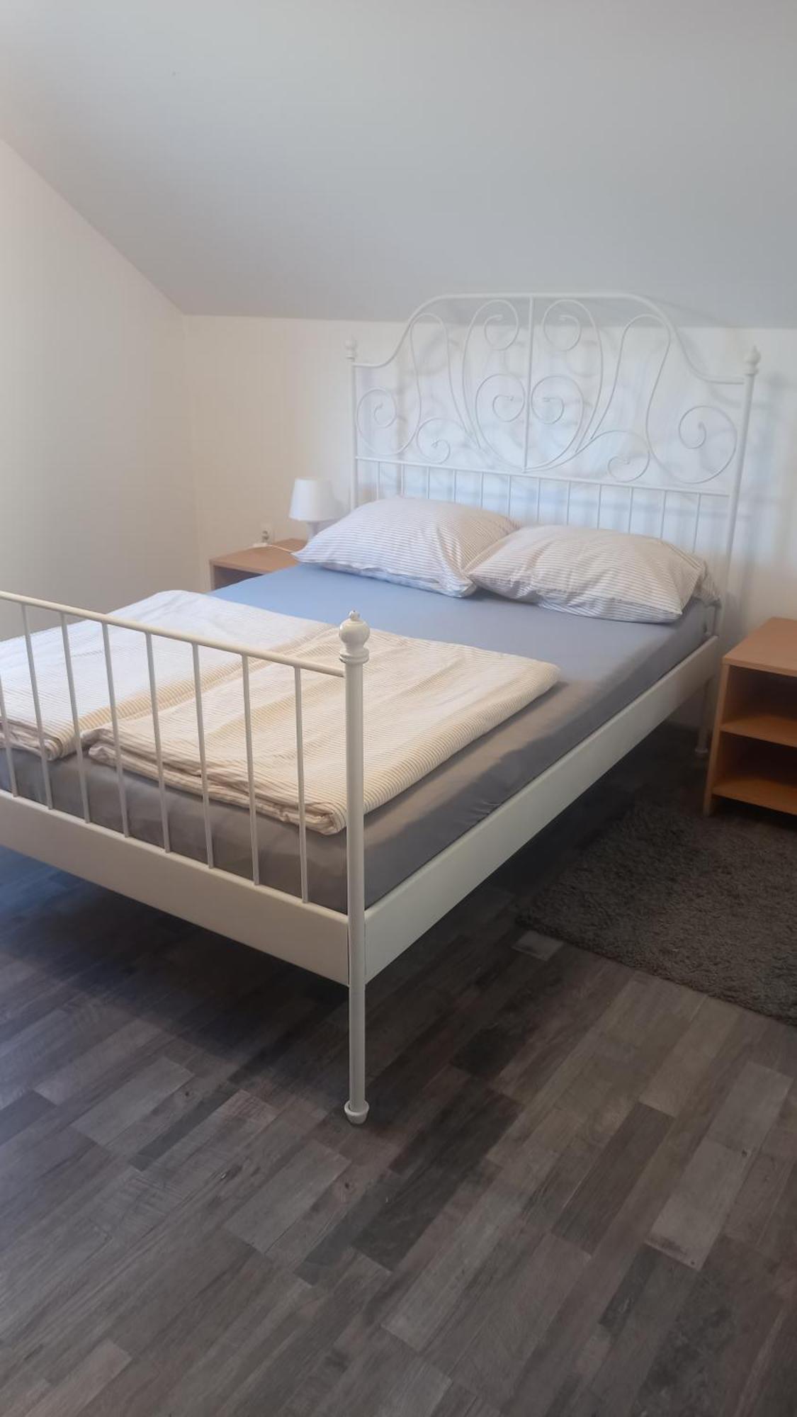 Keti Apartment Plaski Bagian luar foto